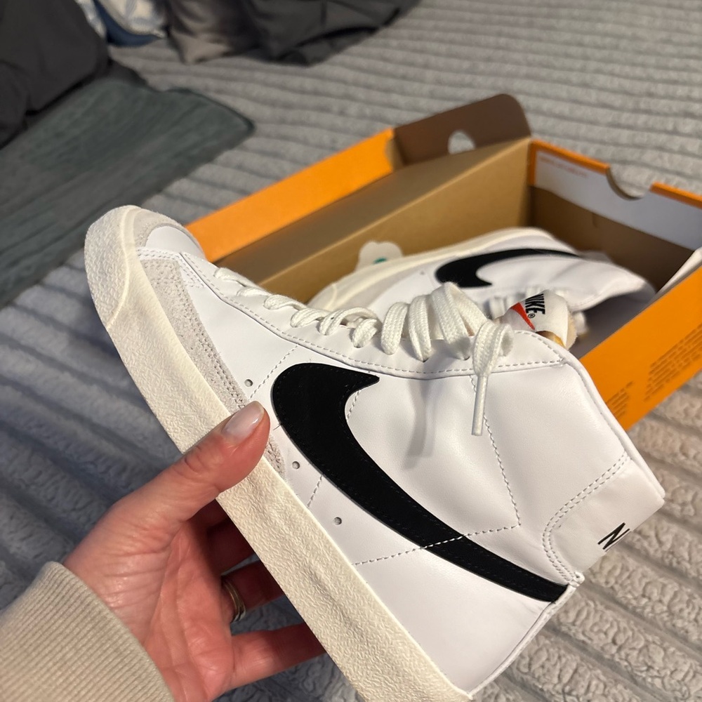 Nike W Blazer Mid '77 White Black Sail Label